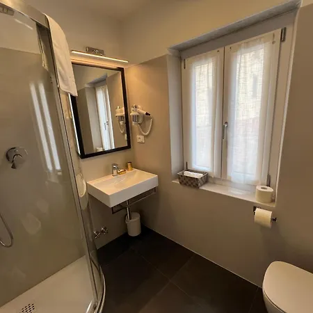 Sull'arco בית הארחה מונטרוסו אל מארה