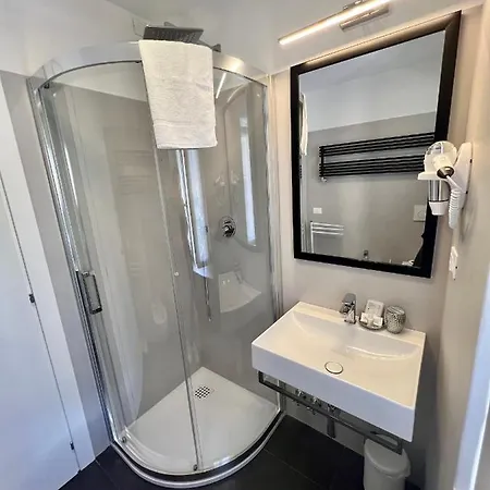 Sull'arco Πανσιόν