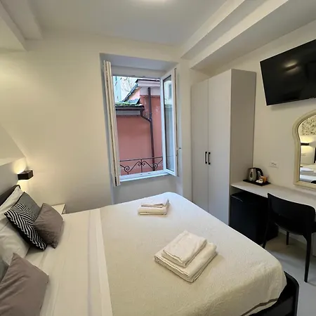 Sull'arco Πανσιόν 4*