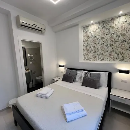 Sull'arco Μοντερόσο αλ Μάρε