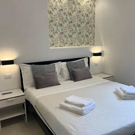 Sull'arco Μοντερόσο αλ Μάρε