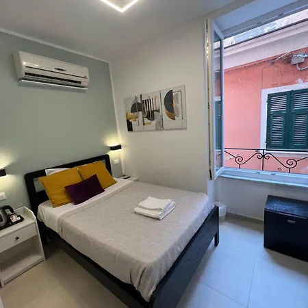 Sull'arco Πανσιόν